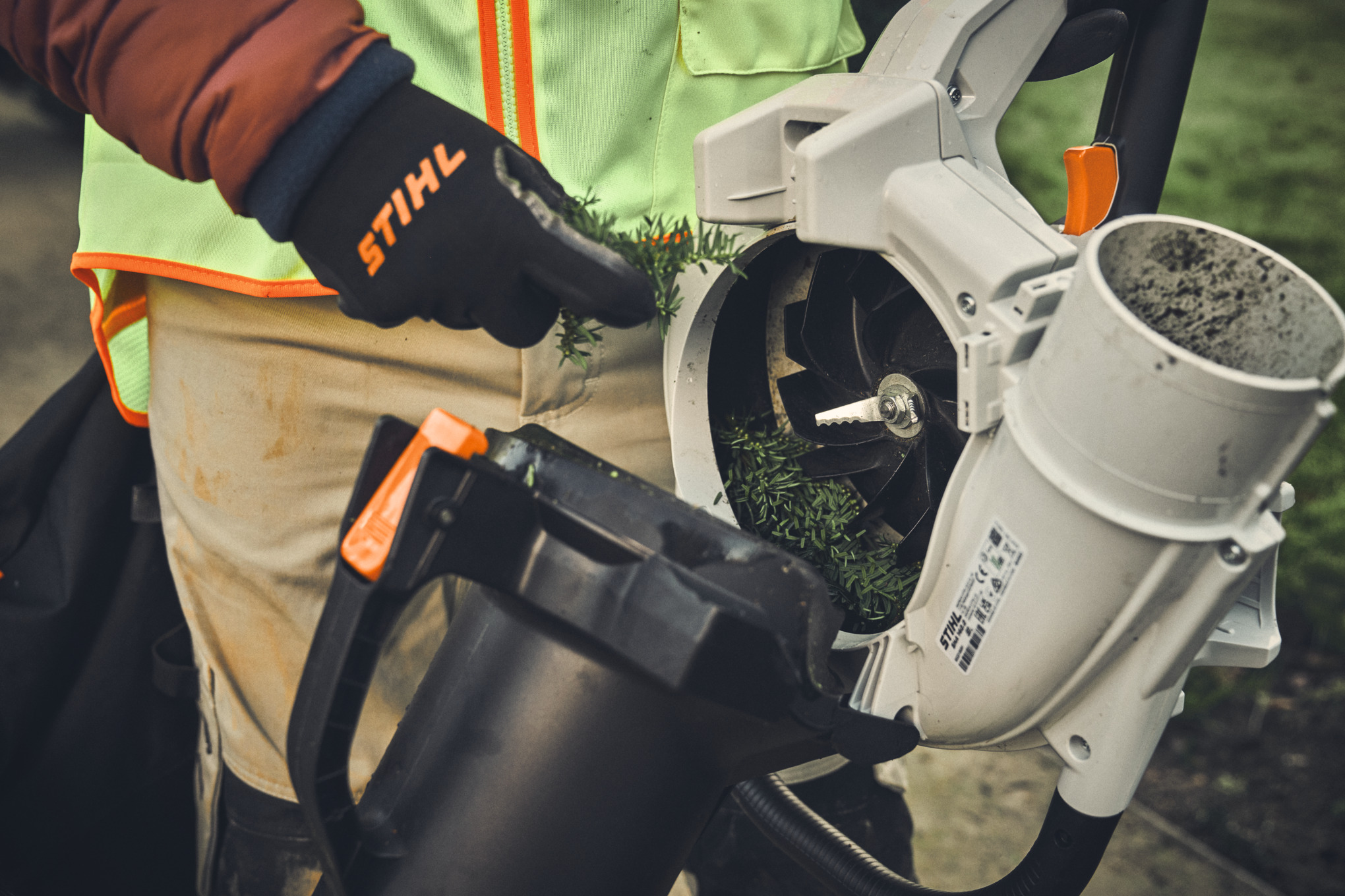 STIHL SHA 140 Battery Powered Vacuum Shredder